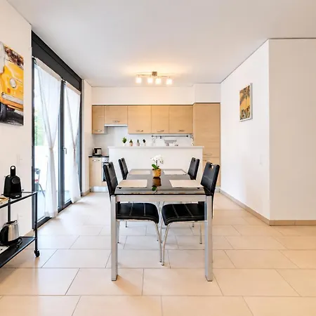 Apartment - Terrace & Garage Private